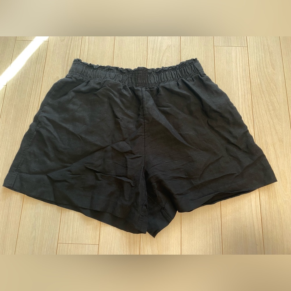 H&M Linen Blend Women's Black Ruffle Shorts